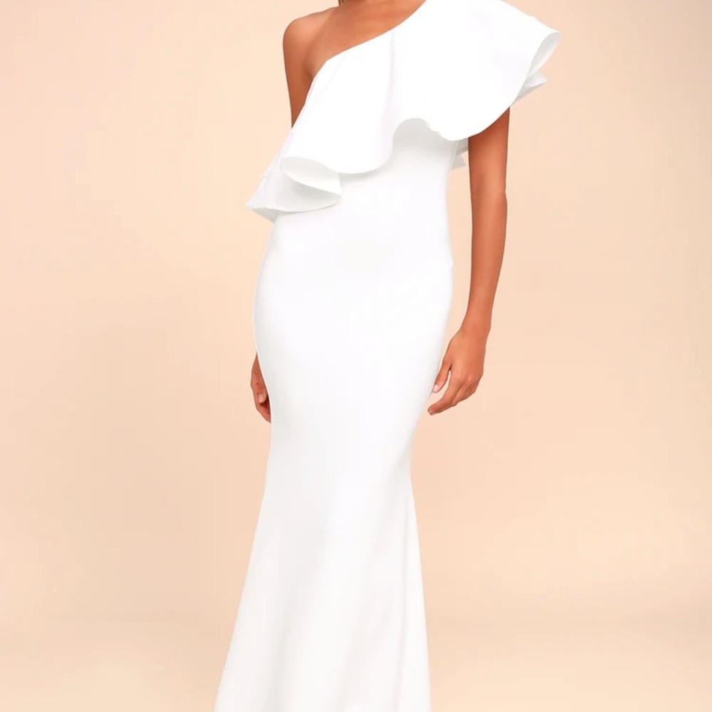 Lulus White One-Shoulder Maxi Dress. NWT